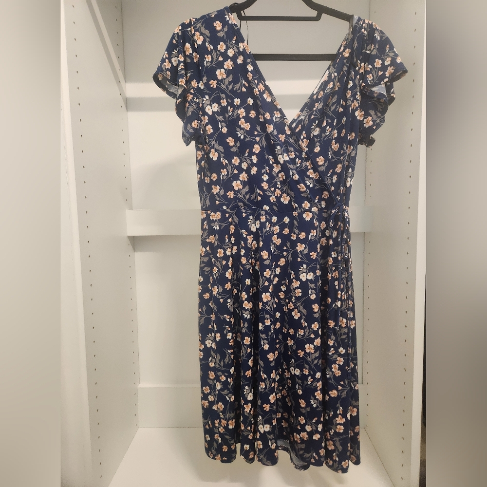 Kaileigh Floral Dress Size Medium